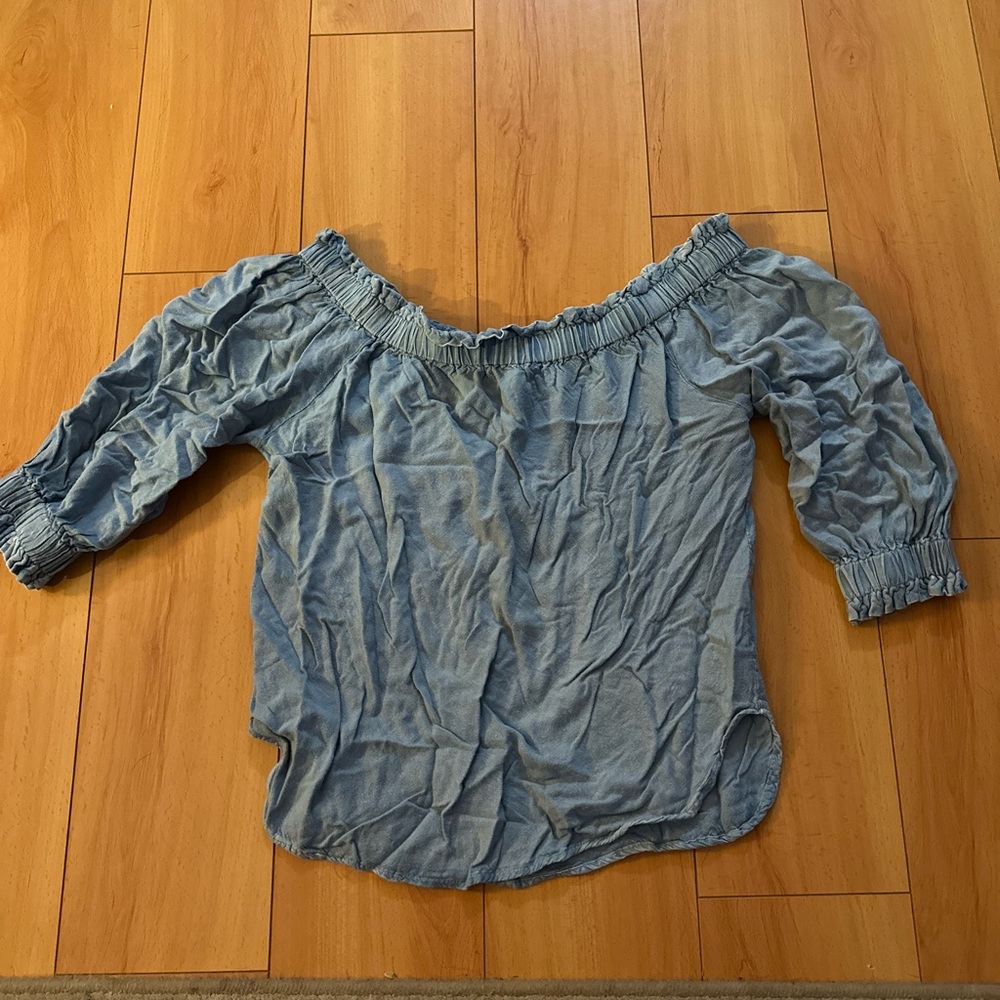 Style envy size s off the shoulder shirt